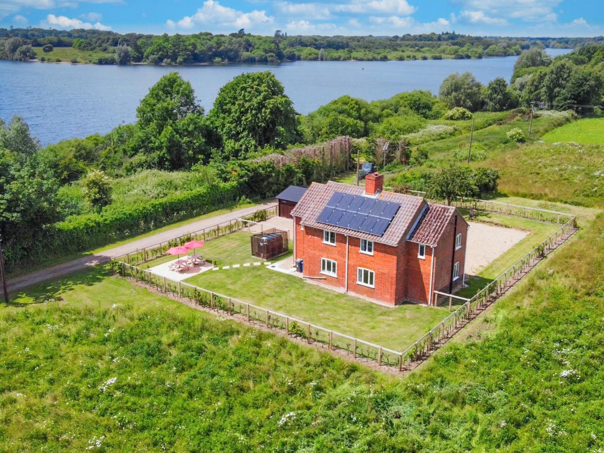 Old Alton Hall Farmhouse Tattingstone エクステリア 写真
