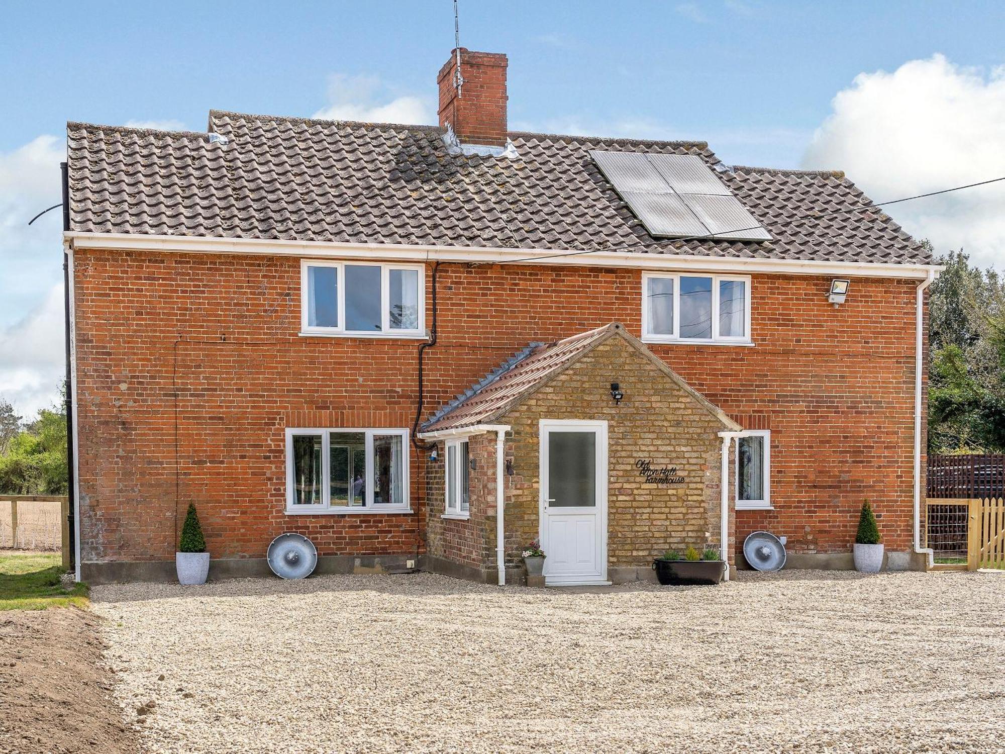 Old Alton Hall Farmhouse Tattingstone エクステリア 写真